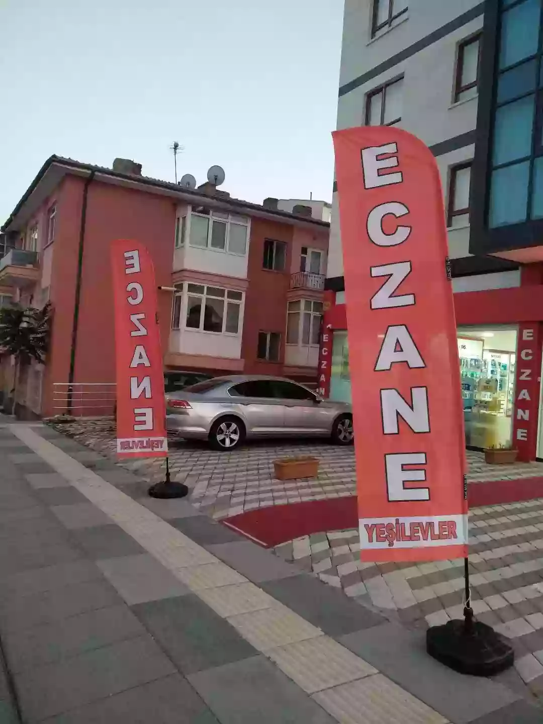 eczane-olta-bayragi Eczane-Medikal Olta Bayrak Örneği
